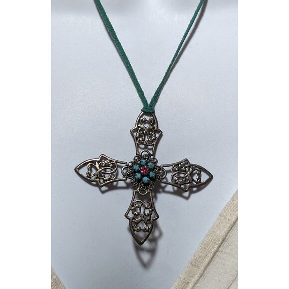 Express Retro Celtic Cross Pendant Necklace - Picture 6 of 10